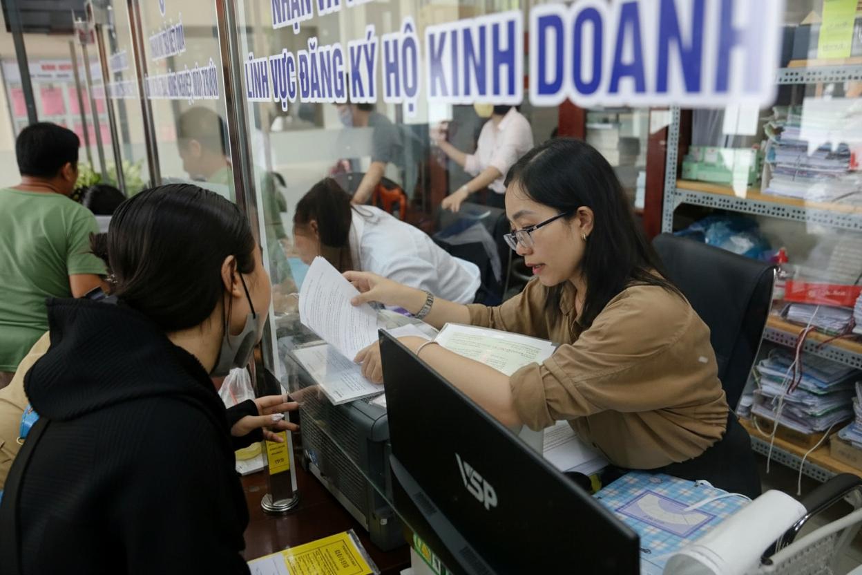So Sánh Ưu và Nhược Điểm: Hộ Kinh Doanh vs. Doanh Nghiệp